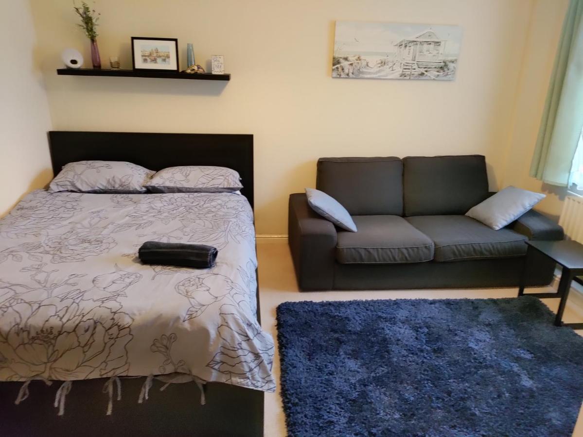 Double Room In A Top Floor Shared Apartment Northampton Esterno foto