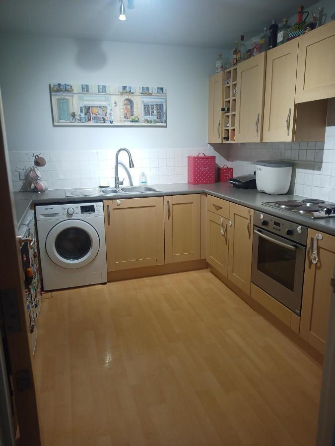 Double Room In A Top Floor Shared Apartment Northampton Esterno foto